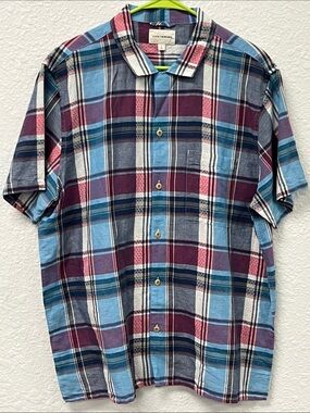 Lucky brand short sleeve button down shirt. Men’s large EUC
#1062